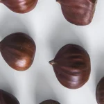 Lokalna hrana i gastronomski detalj uz temu „Istarski kesteni: kupnja, pečenje i čuvanje jesenskog ploda”